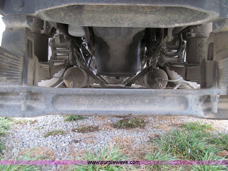 image for item E3622 1991 Ford CLT 9000 semi truck