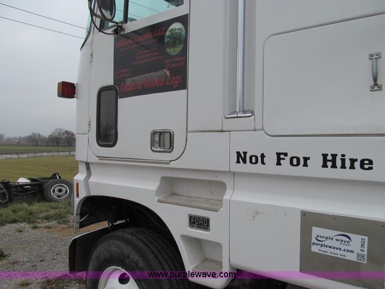 image for item E3622 1991 Ford CLT 9000 semi truck