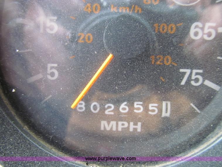 image for item E3622 1991 Ford CLT 9000 semi truck