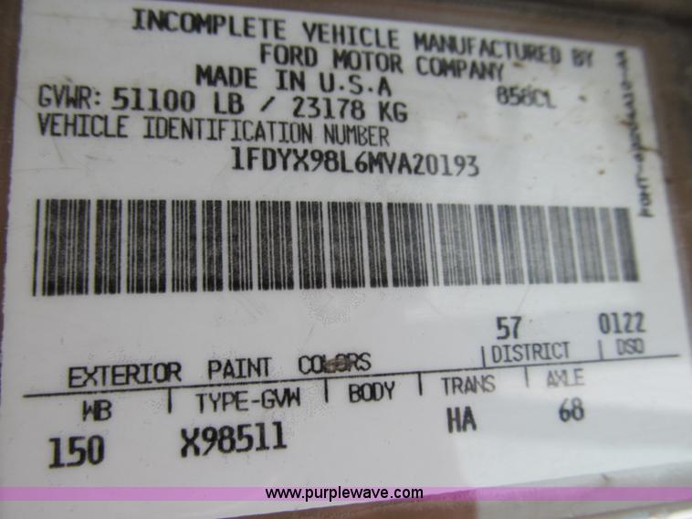 image for item E3622 1991 Ford CLT 9000 semi truck