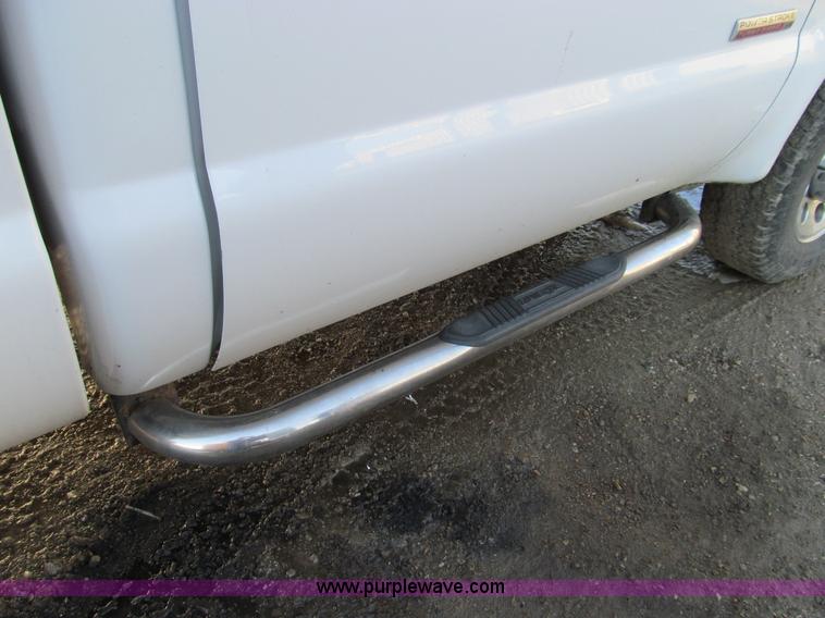 image for item E3631 2005 Ford F250 XLT Super Duty pickup truck