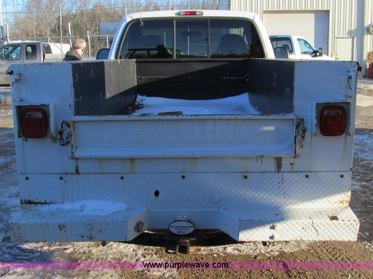 image for item E3632 2005 Ford F250 XLT Super Duty utility truck