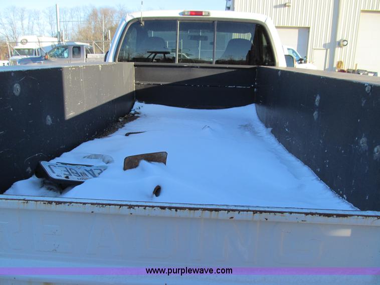 image for item E3632 2005 Ford F250 XLT Super Duty utility truck