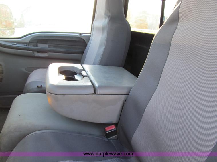 image for item E3632 2005 Ford F250 XLT Super Duty utility truck