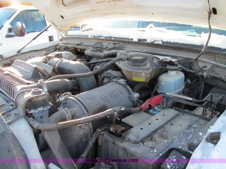 image for item E3632 2005 Ford F250 XLT Super Duty utility truck