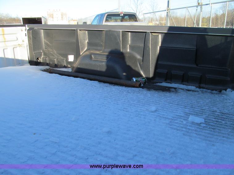 image for item E3633 2006 Ford F250 XLT Super Duty pickup truck