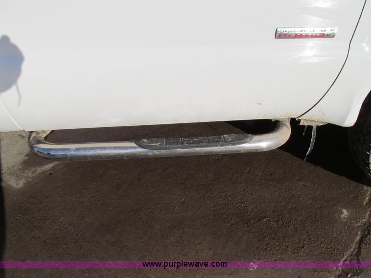 image for item E3633 2006 Ford F250 XLT Super Duty pickup truck