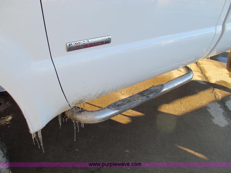 image for item E3633 2006 Ford F250 XLT Super Duty pickup truck