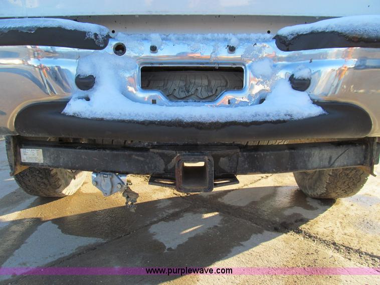 image for item E3633 2006 Ford F250 XLT Super Duty pickup truck