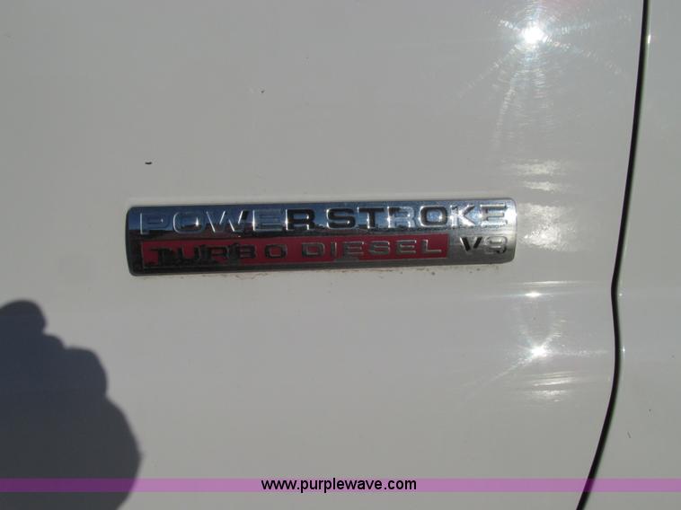image for item E3633 2006 Ford F250 XLT Super Duty pickup truck