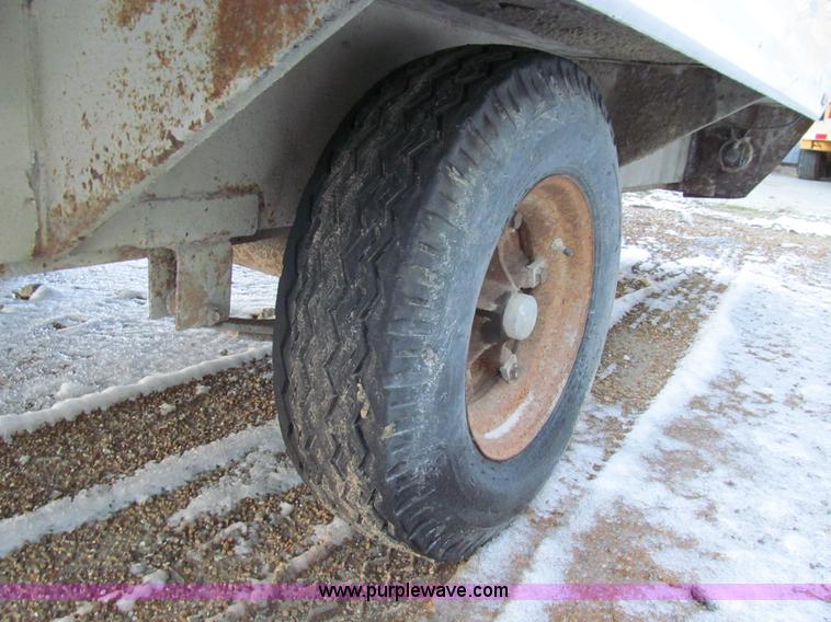 image for item E3635 1994 Wells cargo tool trailer