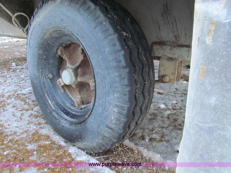 image for item E3635 1994 Wells cargo tool trailer