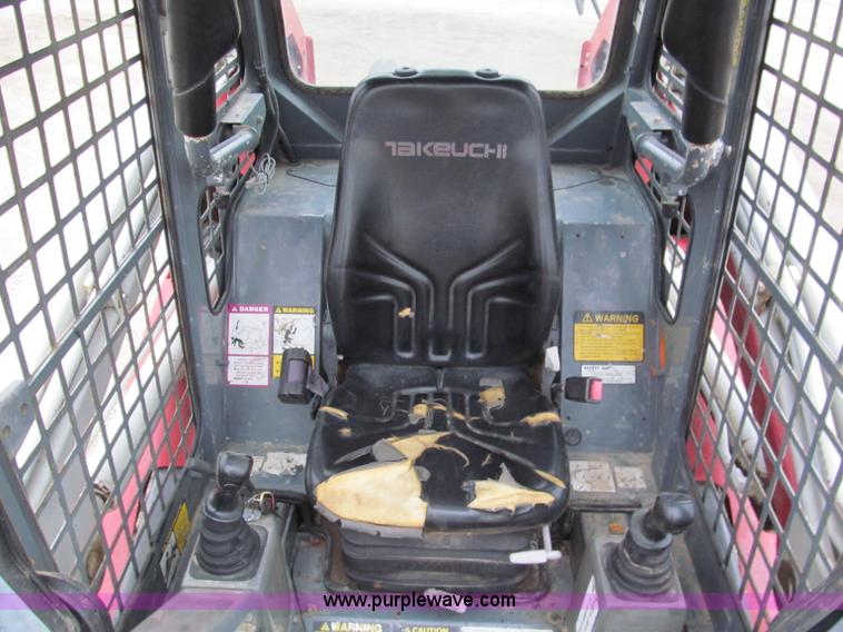 image for item E5854 2005 Takeuchi TL150 track skid steer