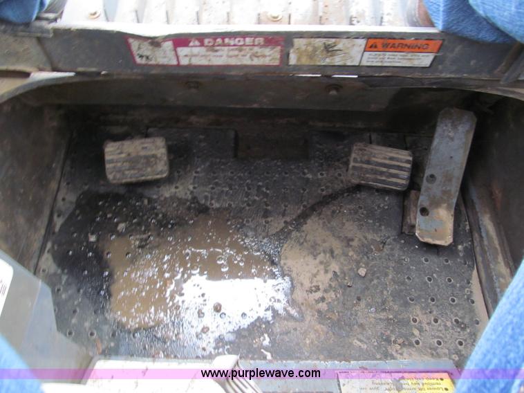 image for item E5854 2005 Takeuchi TL150 track skid steer