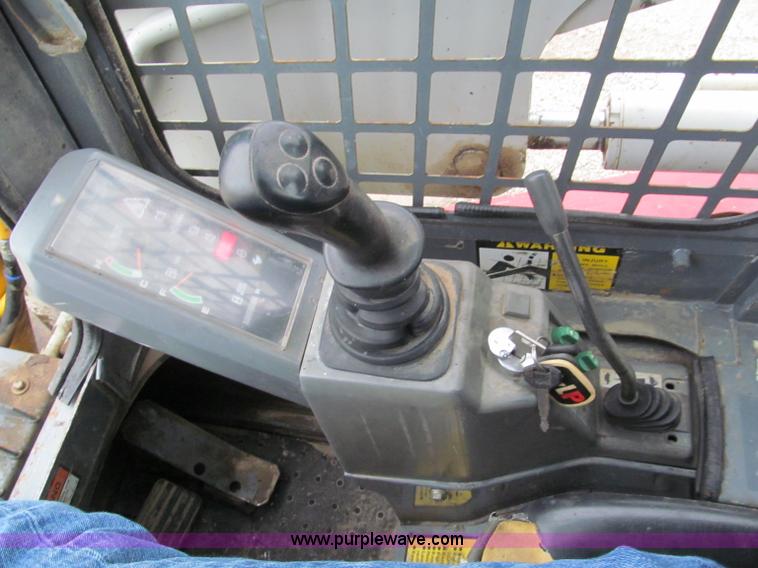 image for item E5854 2005 Takeuchi TL150 track skid steer