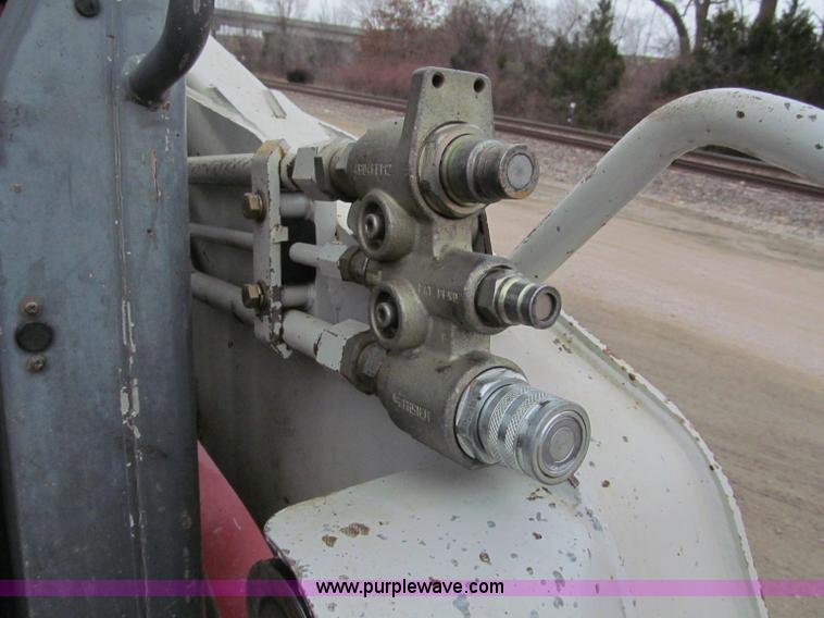 image for item E5854 2005 Takeuchi TL150 track skid steer