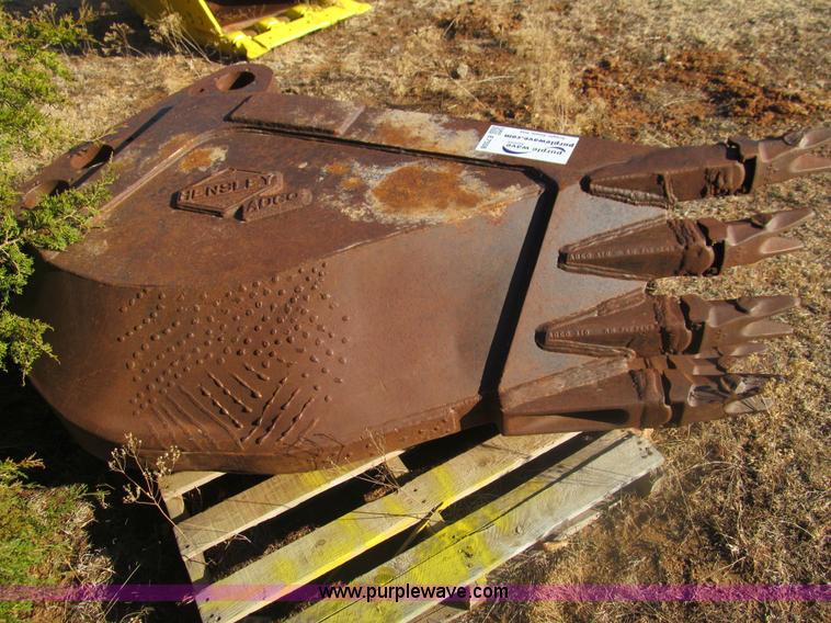 image for item E7508 Hensley Adco rocket bucket