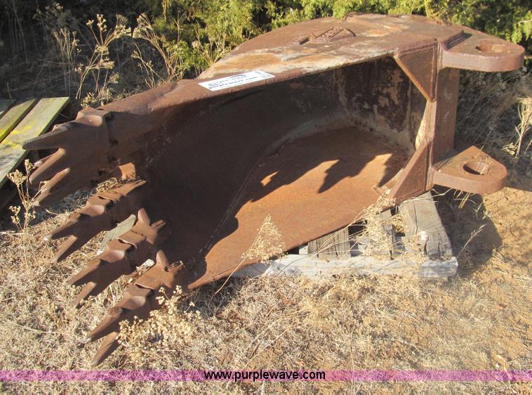 image for item E7508 Hensley Adco rocket bucket