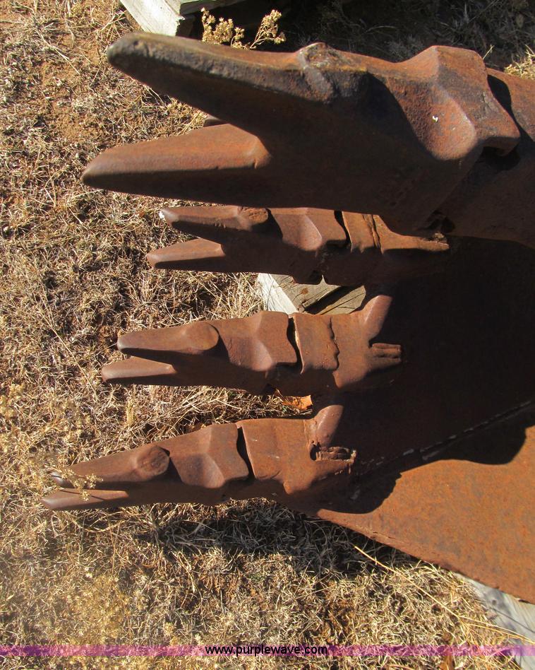 image for item E7508 Hensley Adco rocket bucket