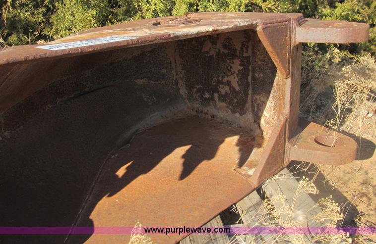 image for item E7508 Hensley Adco rocket bucket