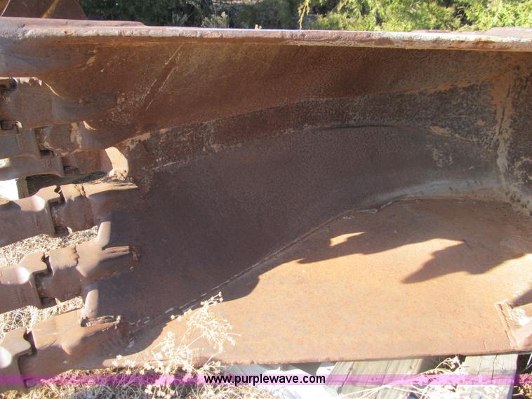 image for item E7508 Hensley Adco rocket bucket