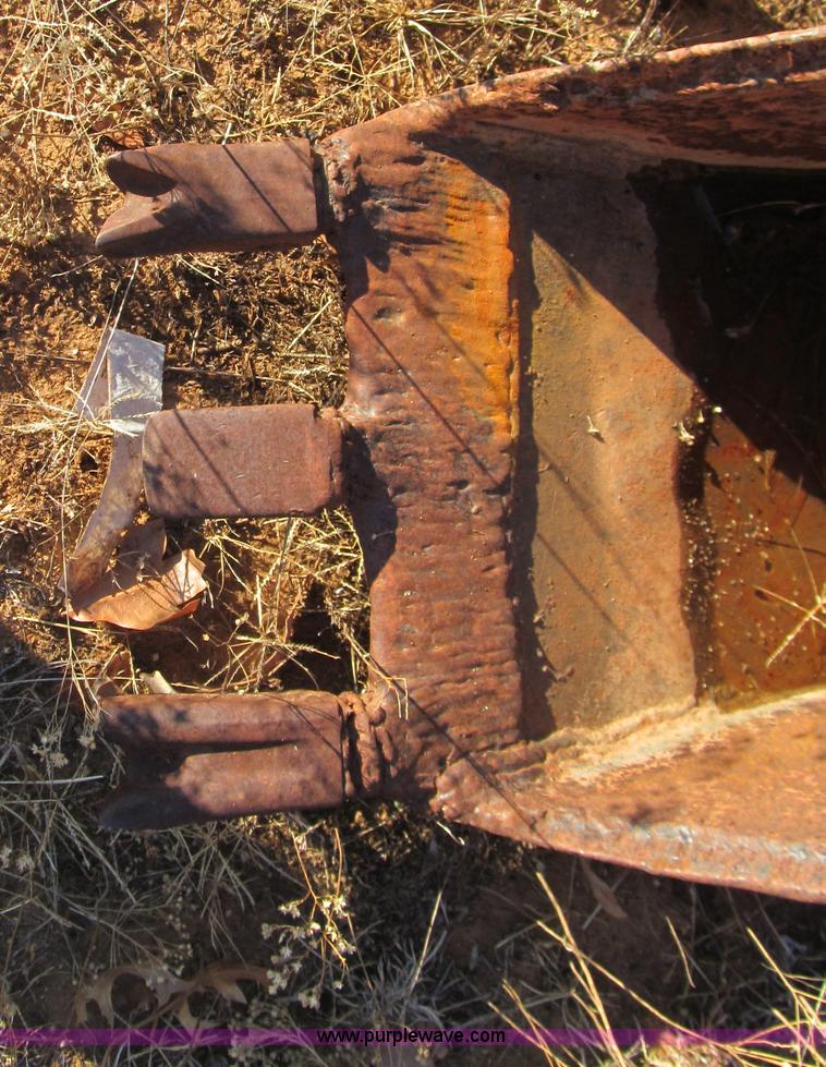 image for item E7511 Case backhoe bucket