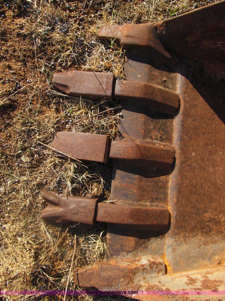 image for item E7512 Case backhoe bucket