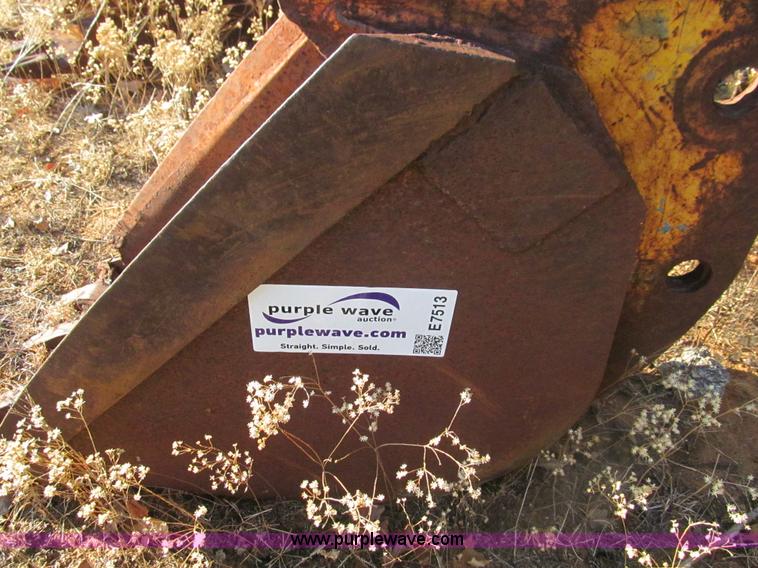 image for item E7513 Case backhoe bucket