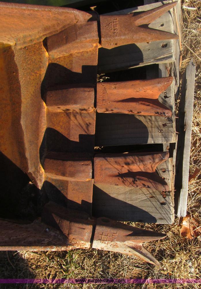 image for item E7514 18" backhoe bucket