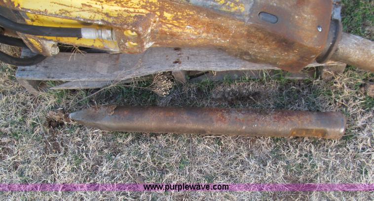image for item E7515 Atlas hydraulic hammer