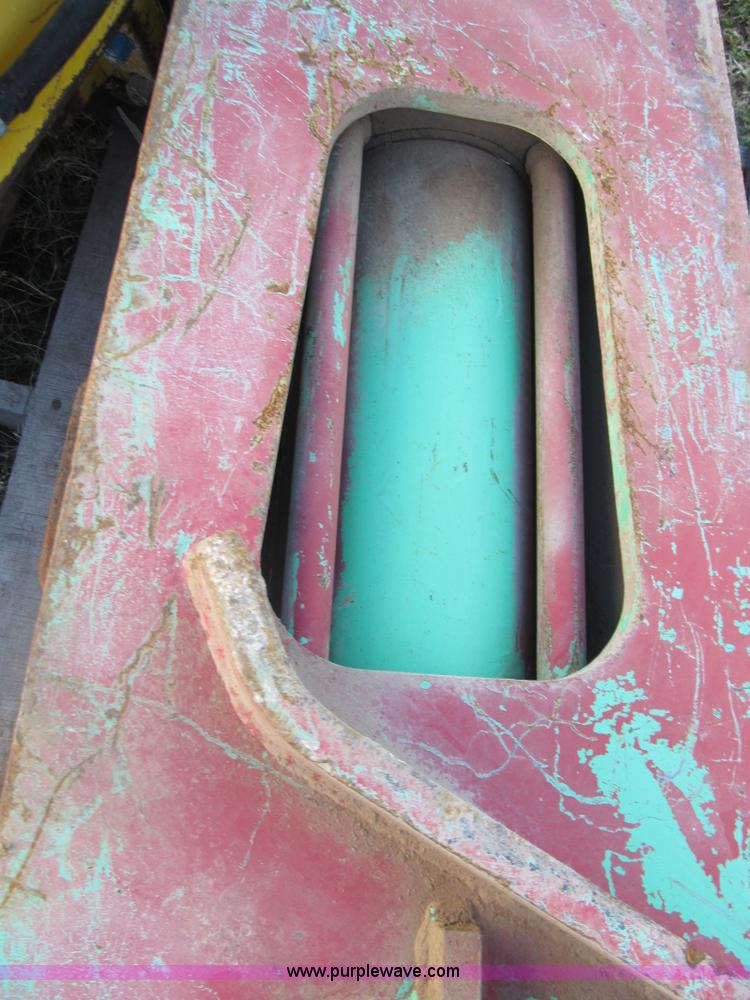 image for item E7516 Kent hydraulic hammer