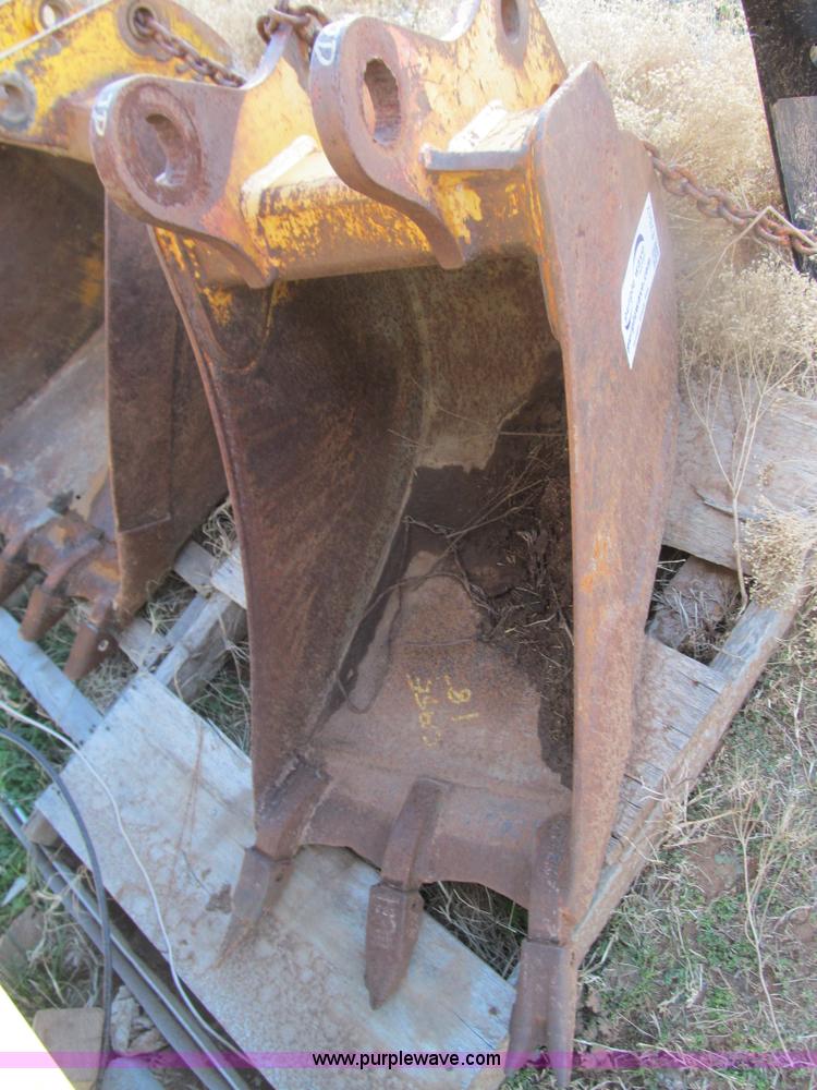 image for item E7517 Backhoe bucket
