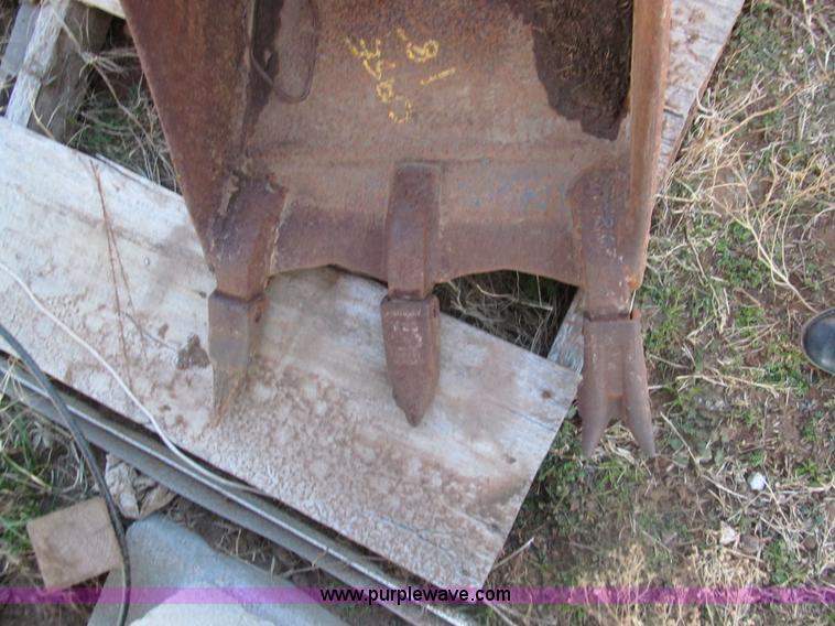 image for item E7517 Backhoe bucket