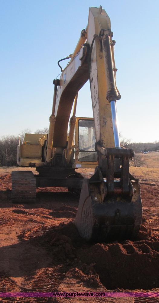 image for item E7520 1987 John Deere 792LC excavator
