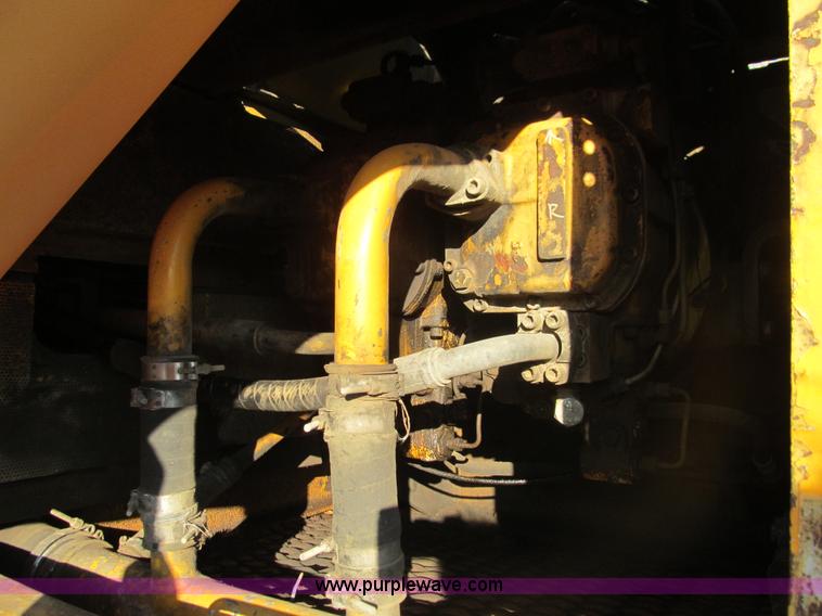 image for item E7520 1987 John Deere 792LC excavator