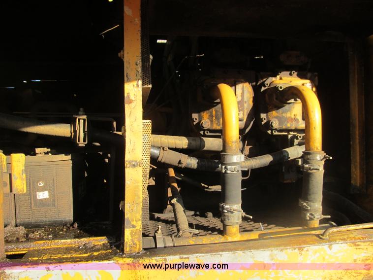 image for item E7520 1987 John Deere 792LC excavator