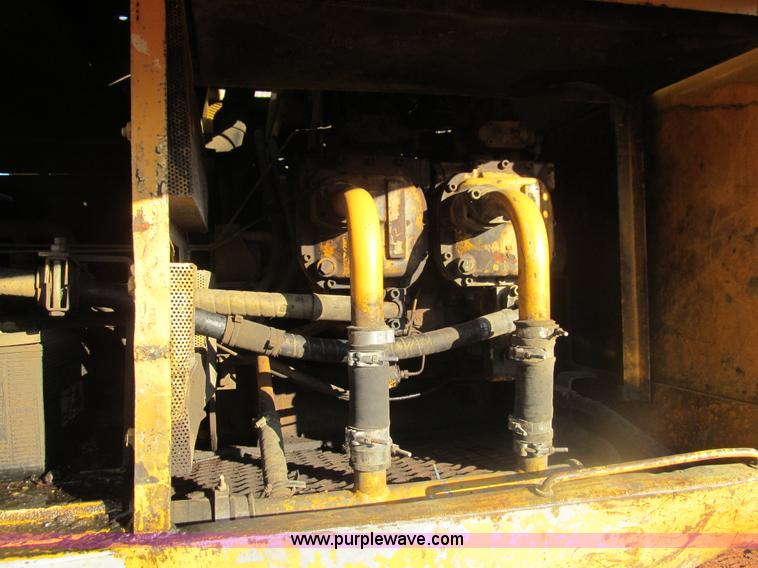 image for item E7520 1987 John Deere 792LC excavator