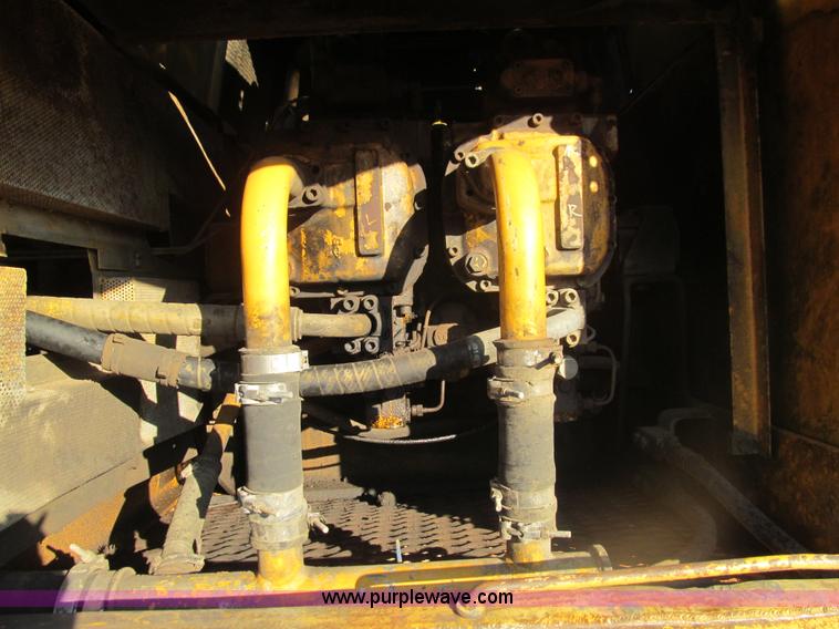 image for item E7520 1987 John Deere 792LC excavator