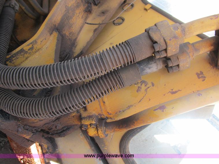 image for item E7520 1987 John Deere 792LC excavator