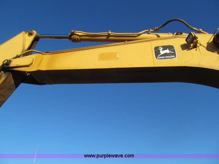 image for item E7520 1987 John Deere 792LC excavator