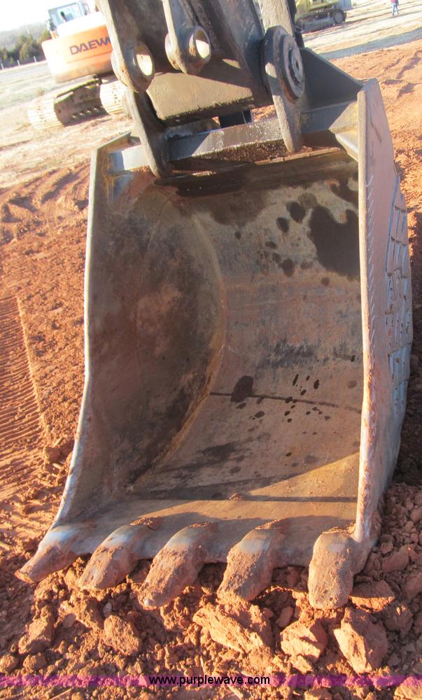 image for item E7520 1987 John Deere 792LC excavator