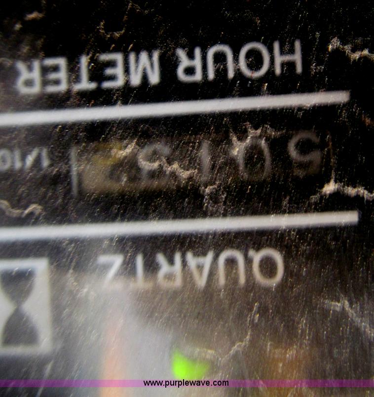 image for item E7520 1987 John Deere 792LC excavator