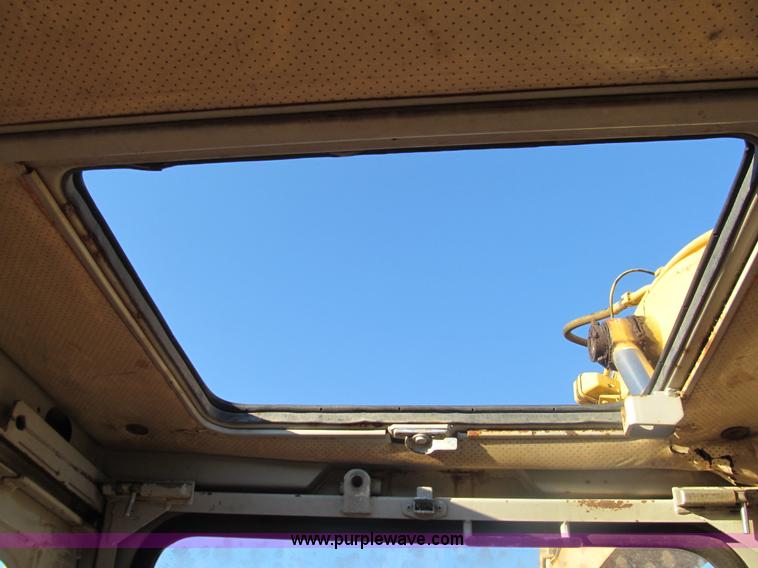 image for item E7520 1987 John Deere 792LC excavator