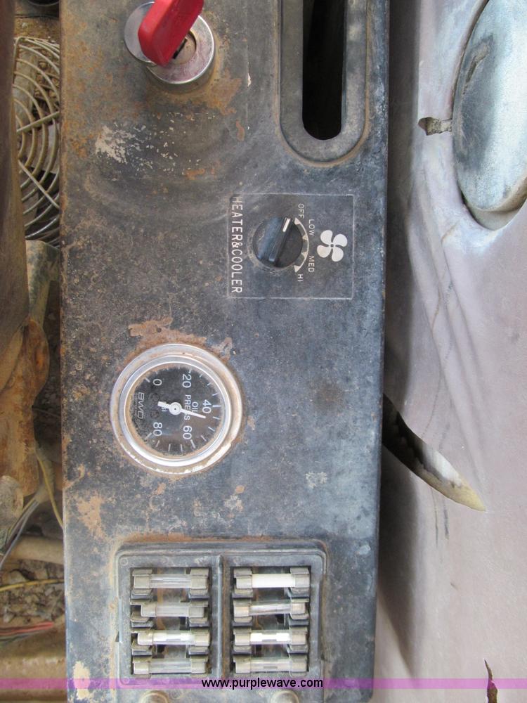 image for item E7520 1987 John Deere 792LC excavator