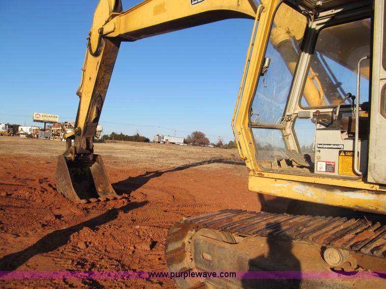 image for item E7520 1987 John Deere 792LC excavator