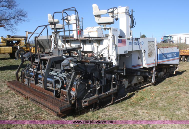 image for item F2772 Roadtec RP185-10 paver