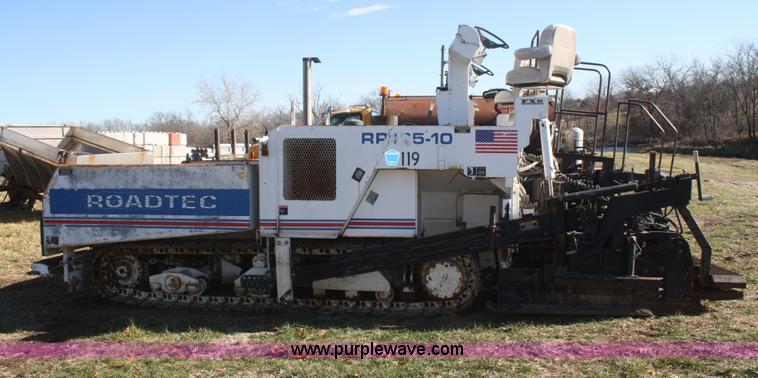 image for item F2772 Roadtec RP185-10 paver