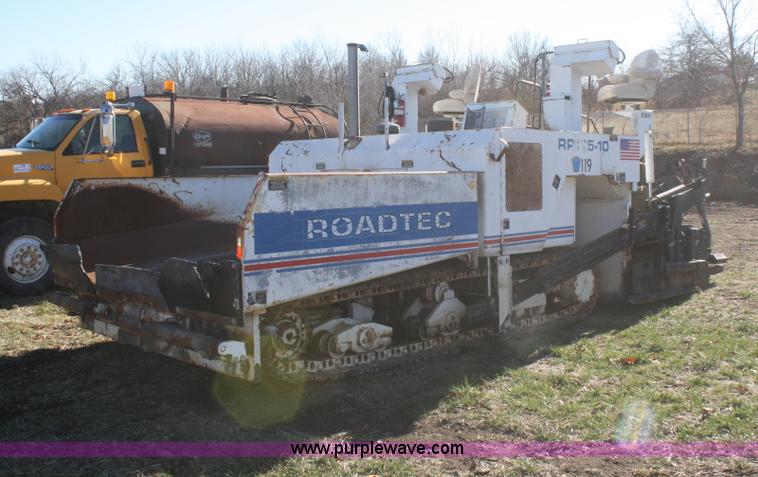 image for item F2772 Roadtec RP185-10 paver