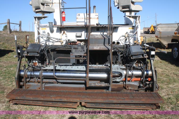 image for item F2772 Roadtec RP185-10 paver