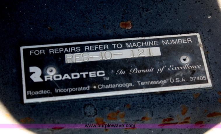 image for item F2772 Roadtec RP185-10 paver